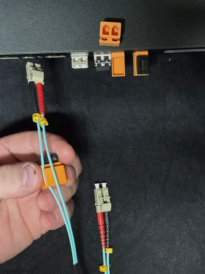 DuCSec ans Lichtwellenleiterkabel clipen